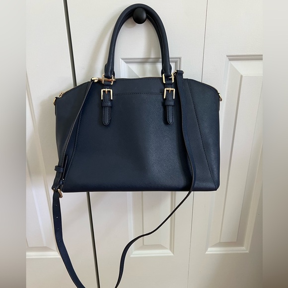 Michael Kors Navy tote - Picture 2 of 6